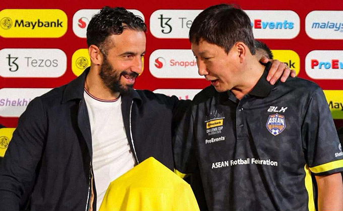 HLV Amorim gặp gỡ HLV Kim Sang Sik