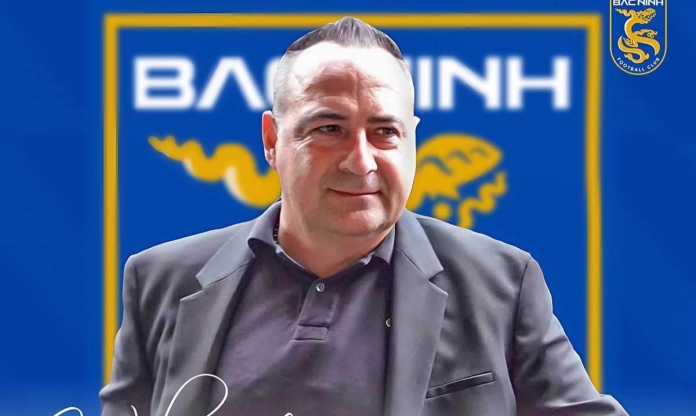 Huấn luyện viên phát biểu