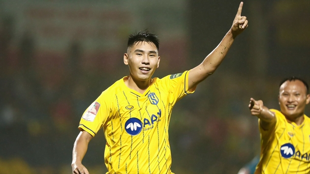 Đinh Xuân Tiến - Ngôi Sao Tương Lai của Bóng Đá Việt Nam